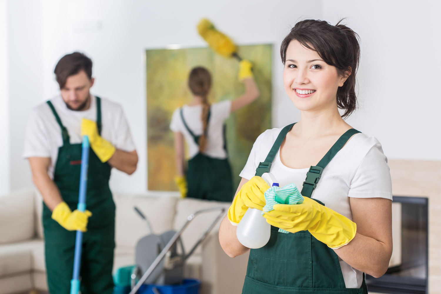 4 Ways Hiring a Professional Cleaner Makes Life Happier and More Productive